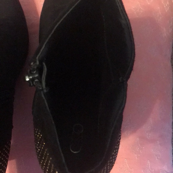 Cato Booties - Picture 3 of 4